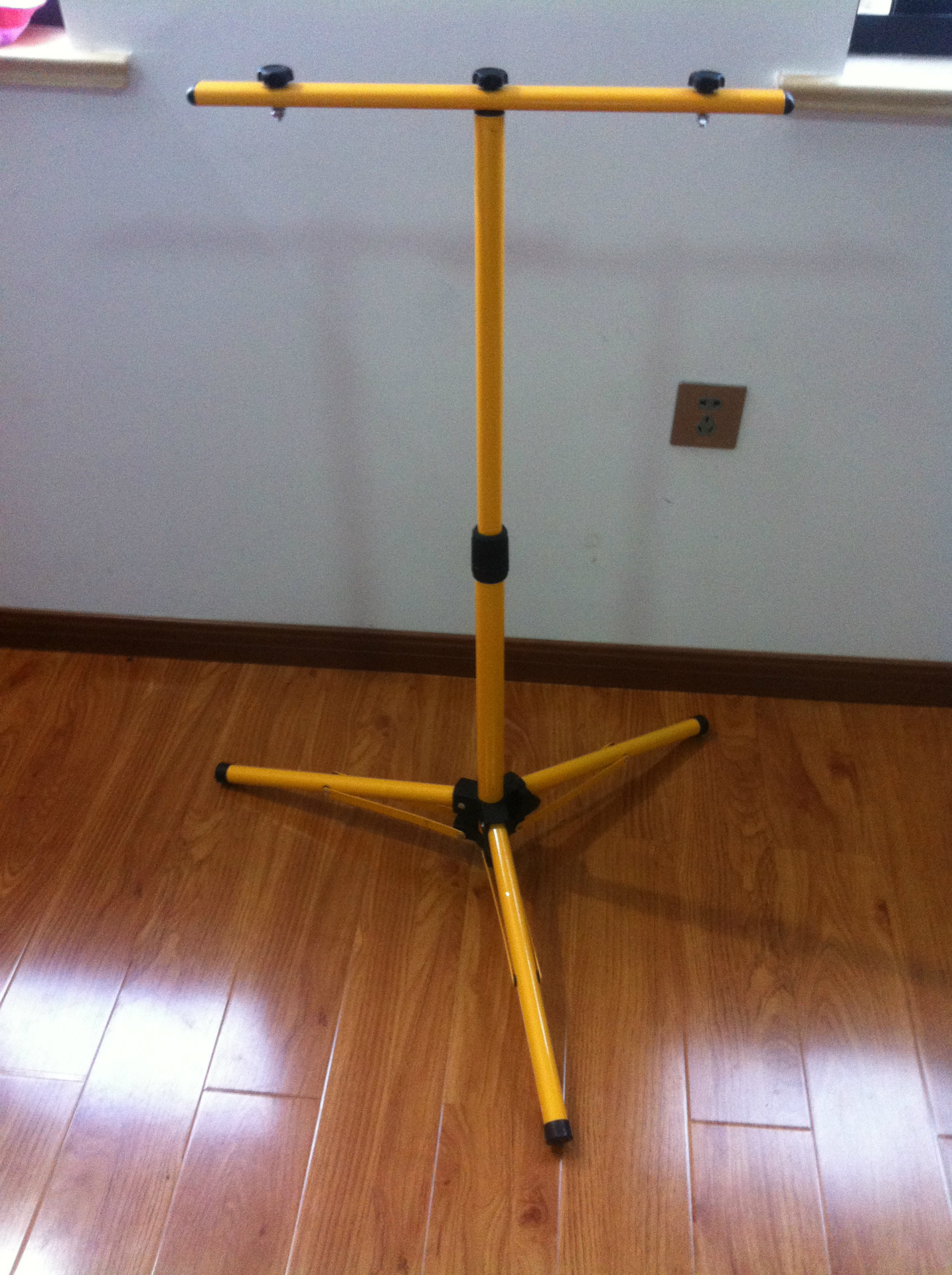 厂家直销led户外灯美式双扁铁2节伸缩三脚支架1米小支架 轻巧型