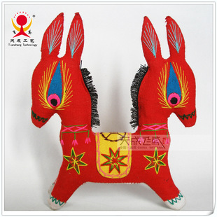 潍坊纯手工绣花布艺摆饰品 厂家批发直销 双头驴
