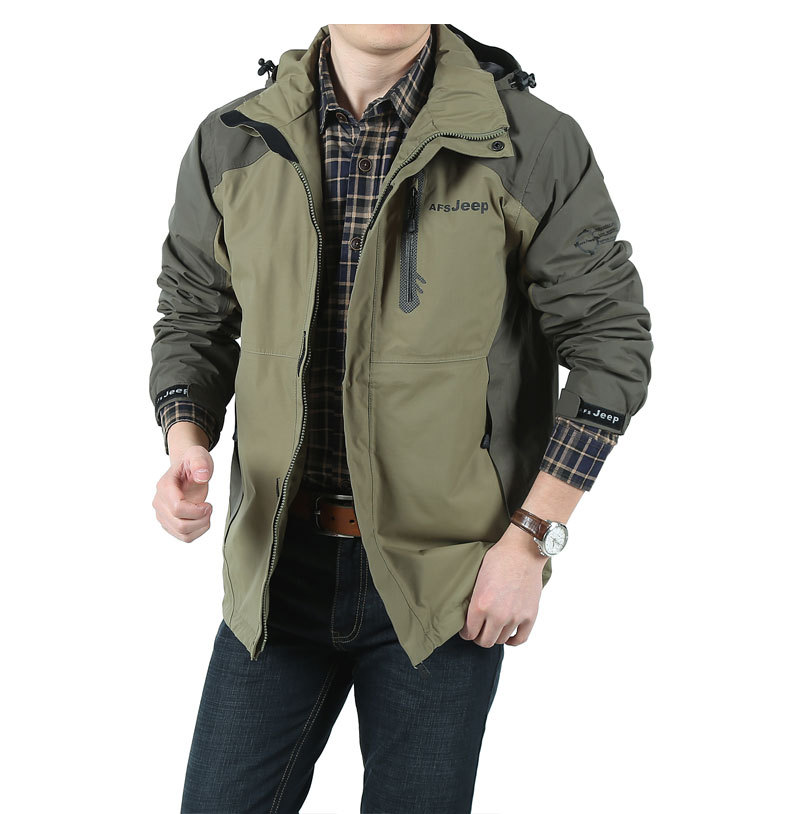 8802款战地吉普春装男士冲锋衣拼接休闲外套加大码 户外旅行夹克