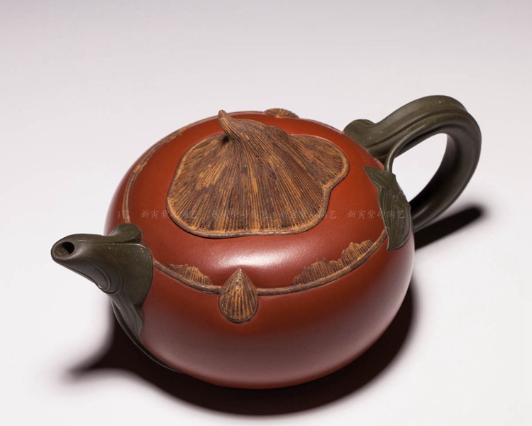 宜兴紫砂壶 工艺师蒋艺华制作 【小马蹄壶】 (荸荠壶)(130cc)