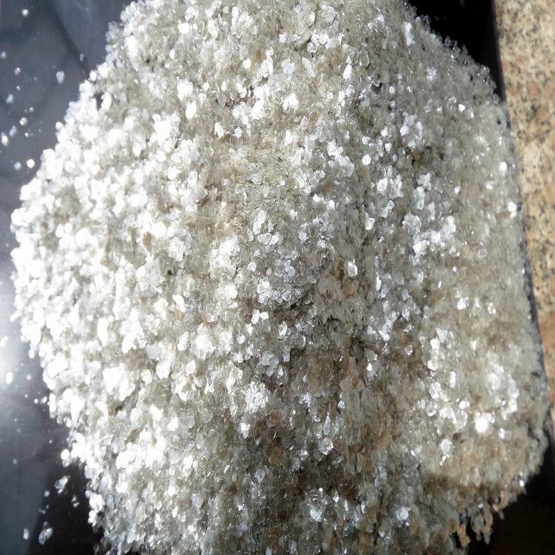 厂家直销云母粉 云母碎 石棉瓦用云母碎