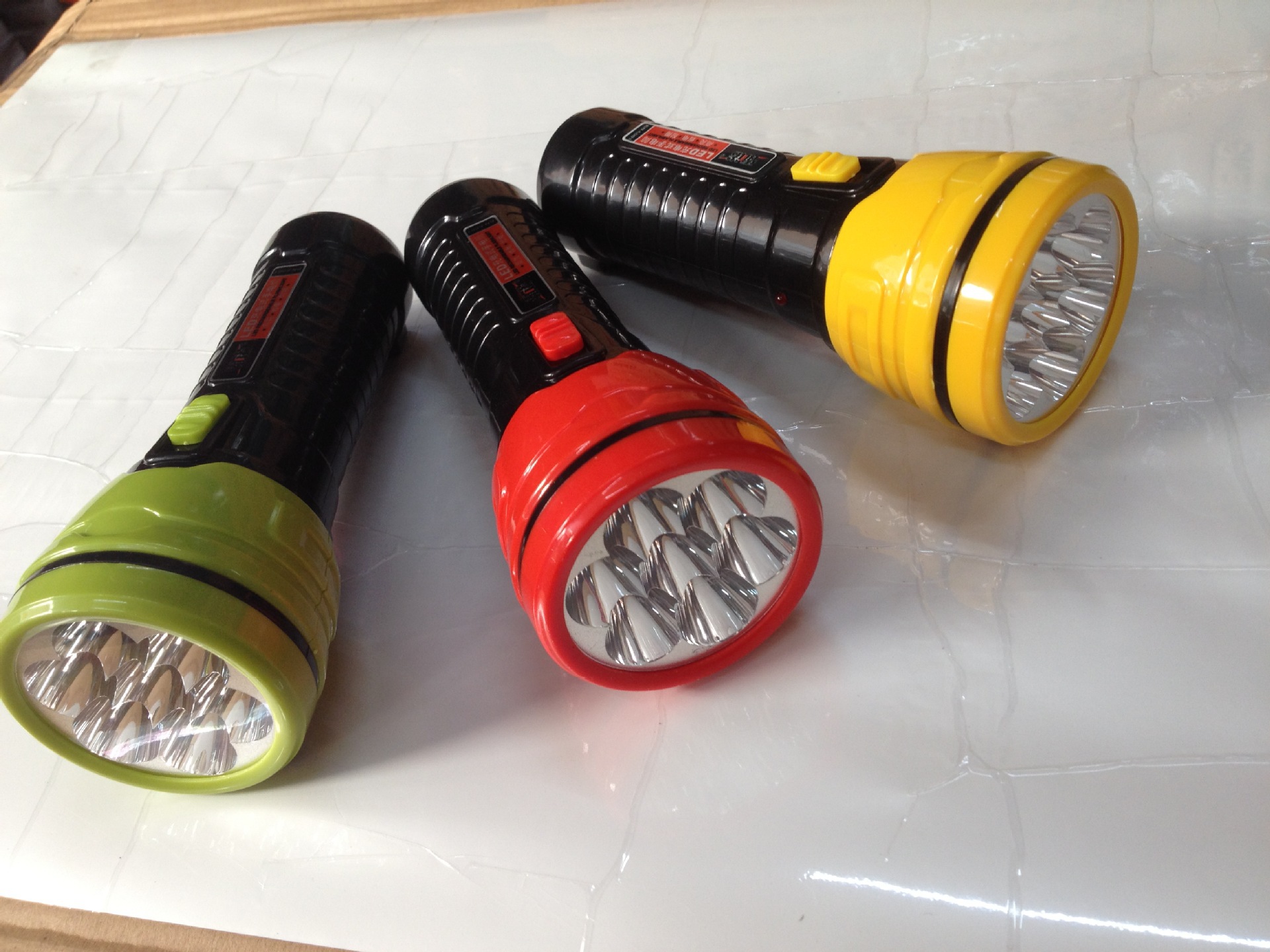 霸诺6001led充电手电筒电灯强光户外徒步家用可日常携带现货特价