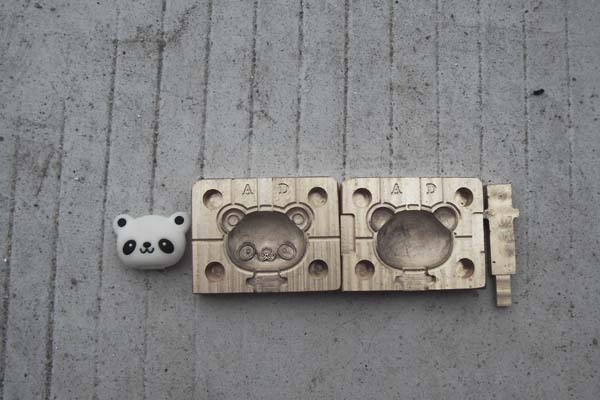 汇鹏模具专家)可爱的pvc公仔铜模