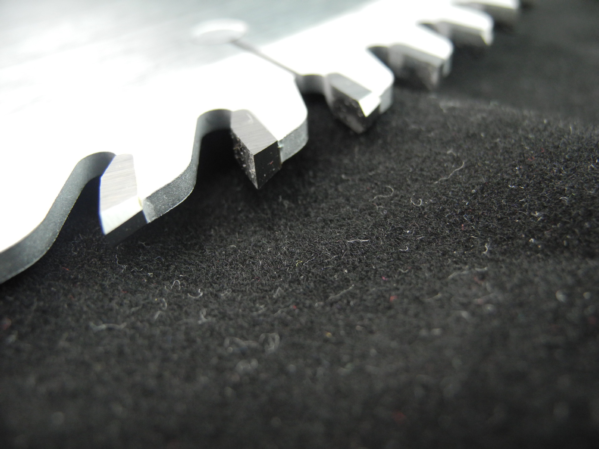 厂家直销往复锯高精度木工圆锯片400*60*4.4*84t