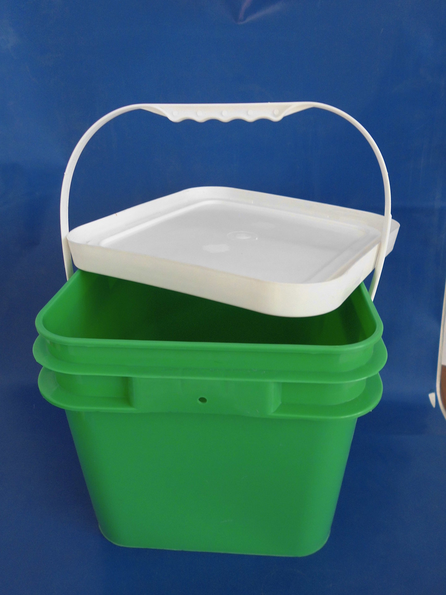 沧州方形塑料桶厂家供应一级料8l绿色方形塑料桶