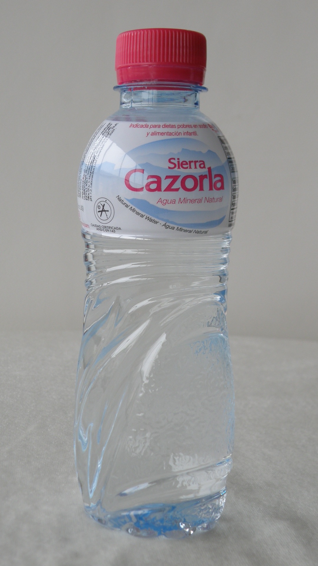 天天代言cazorla蔻露西班牙进口天然矿泉水便携装330ml