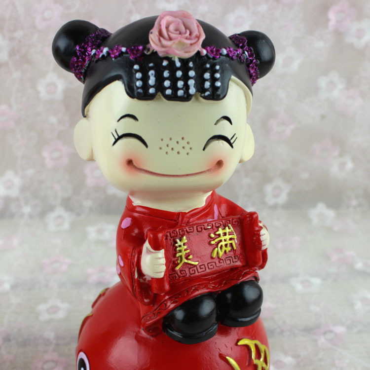 树脂娃娃婚庆产品新郎新娘坐幸福美满对吻鱼结婚新房装饰用品