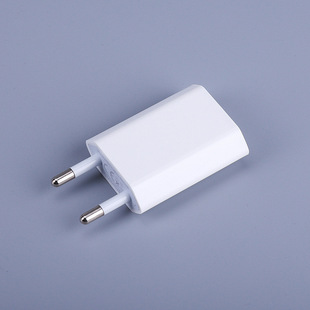 直销 汽车双usb手机充电器 12-24v苹果4/5多功能车充 家车两用