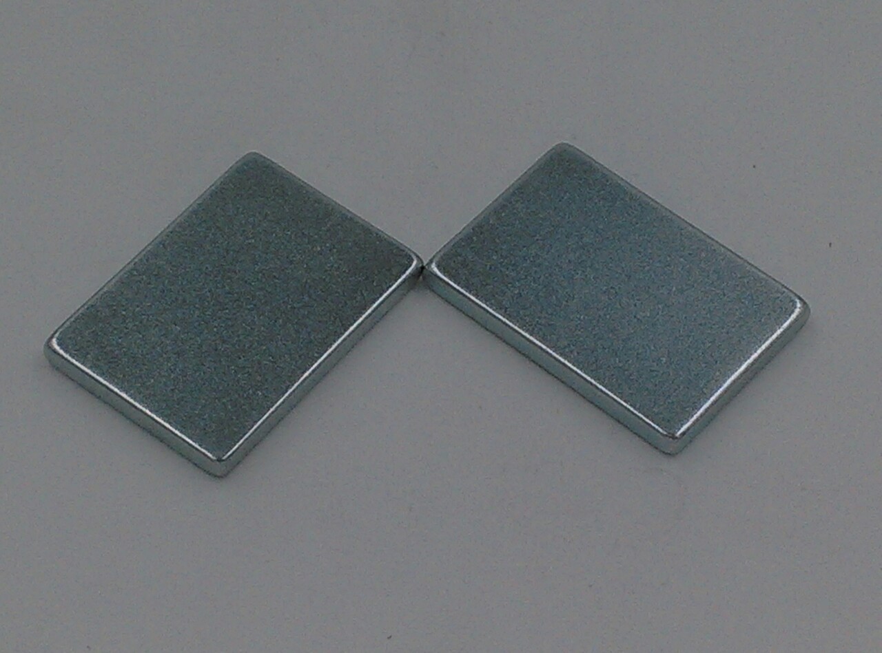 专业强力磁性材料厂家直销永久高性能强力方形磁铁20x17.5x2.