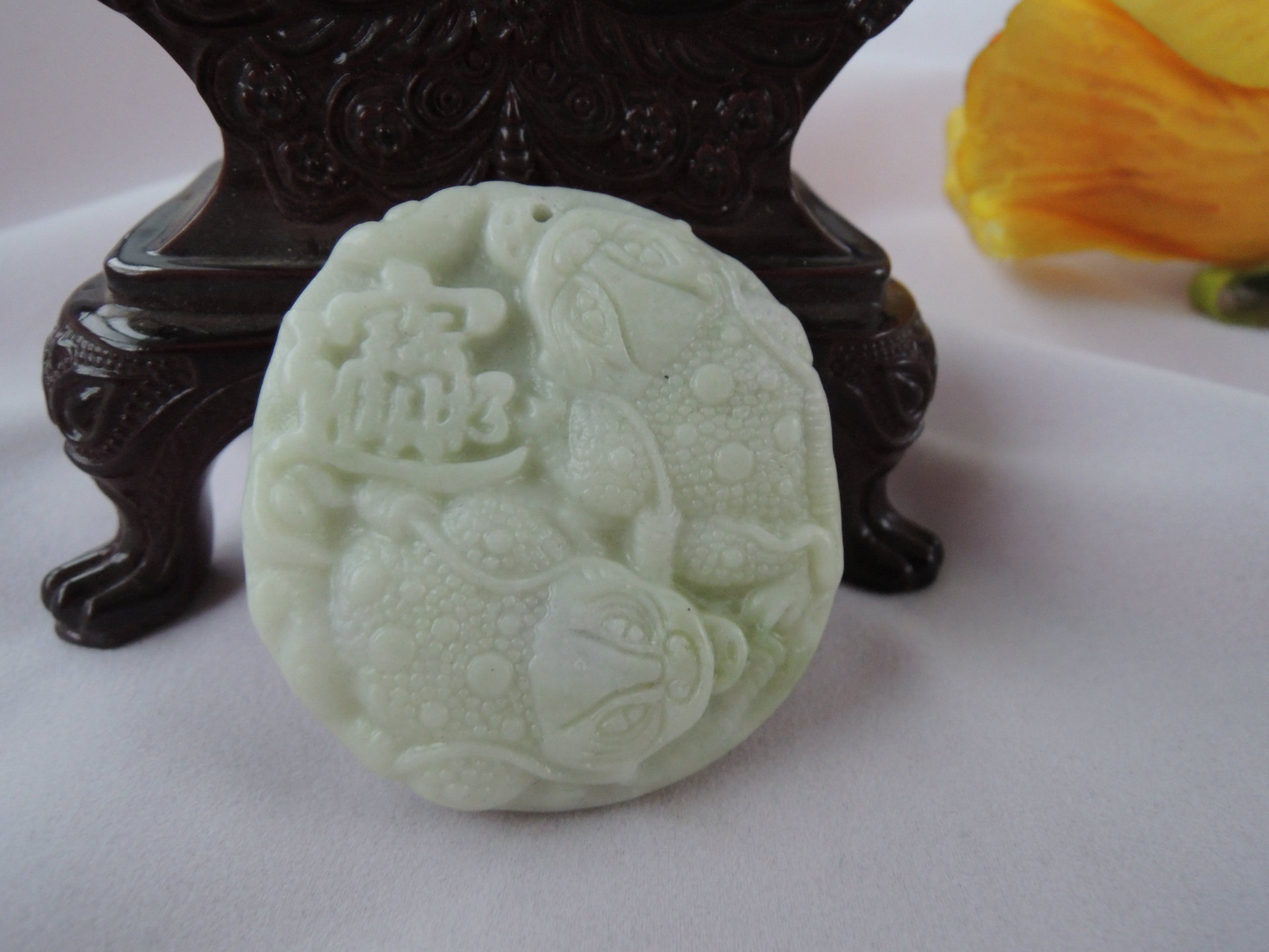 河南南阳玉石玉器吊坠批发天然蓝田玉招财金蟾挂件 可出证书