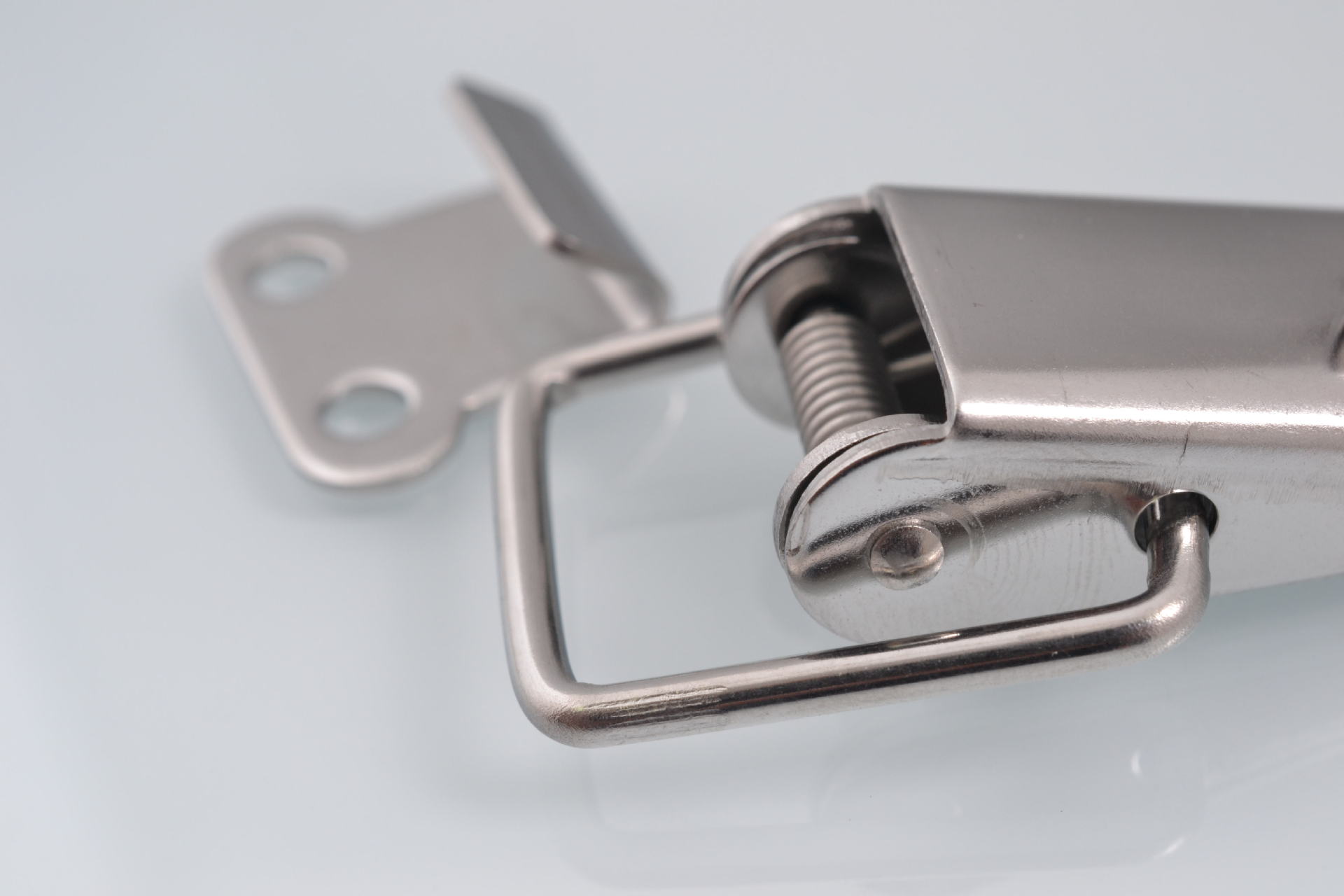 不锈钢搭扣304 五金箱包搭扣 门扣 5818b弹簧搭扣 不锈钢锁扣