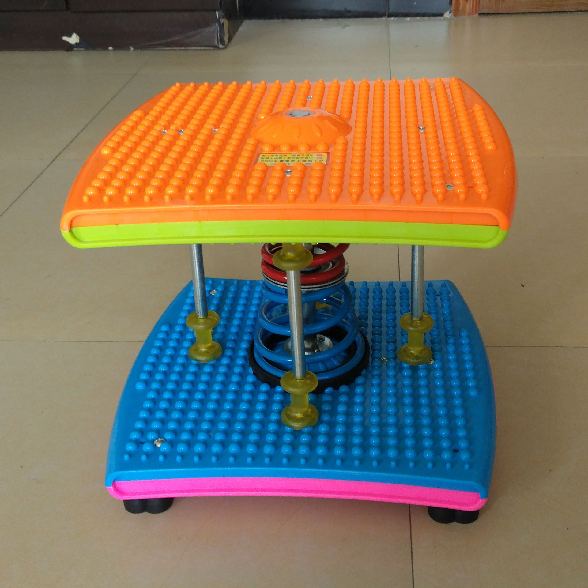 大自然扭腰机 韩国塑身弹簧跳舞机 踏步机 扭扭乐扭腰盘 厂家批发