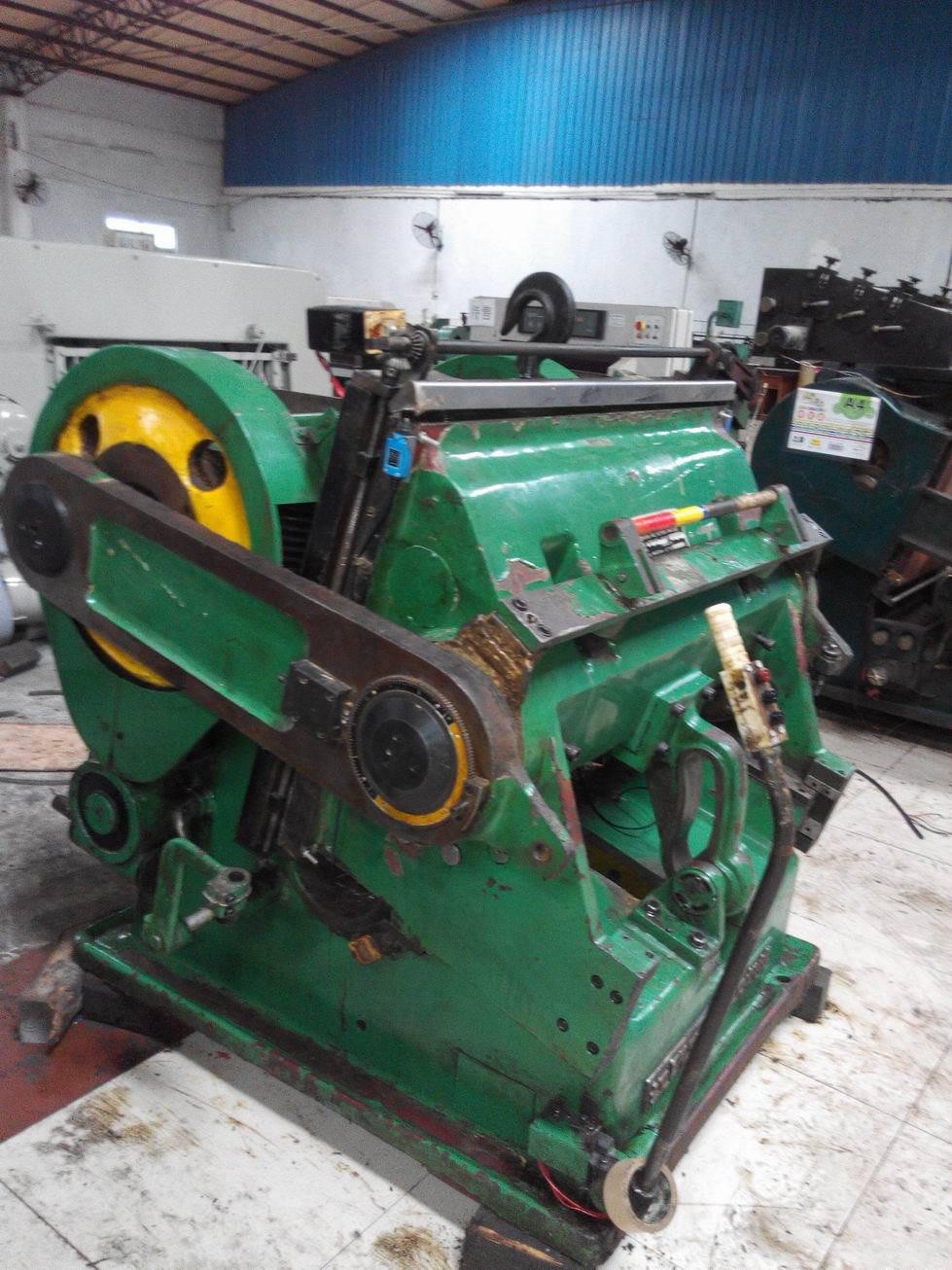 二手江阴1040啤机,压痕机