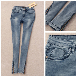 水洗裤脚牛仔裤