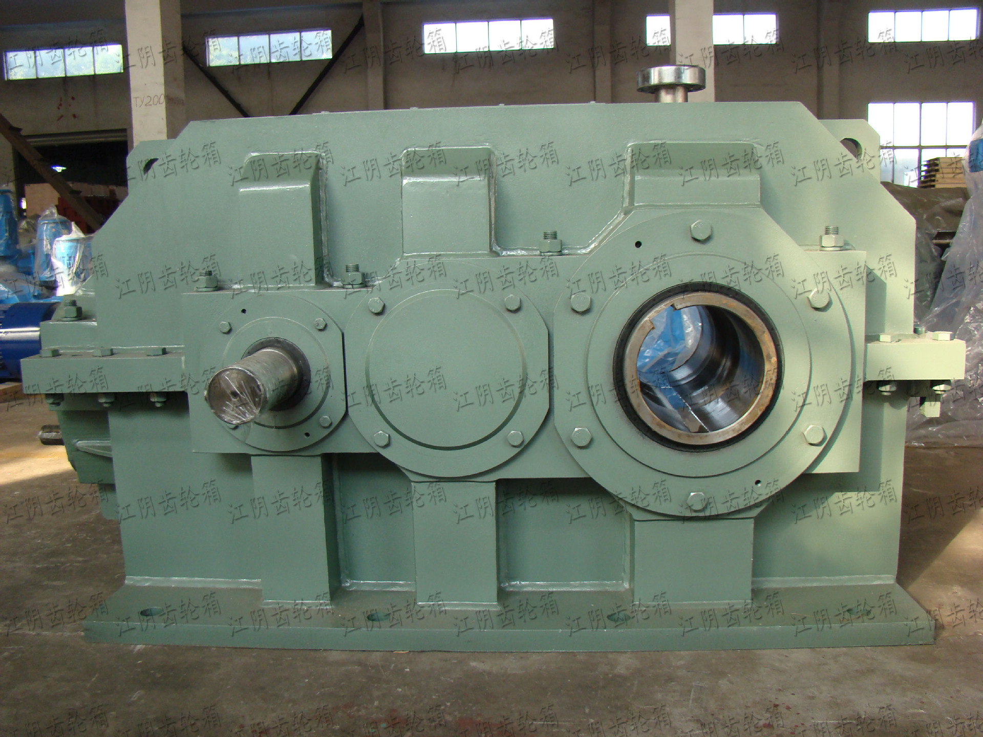 多灵牌dfyk320-112-ivn四级传动垂直轴硬齿面齿轮箱 江阴减速机