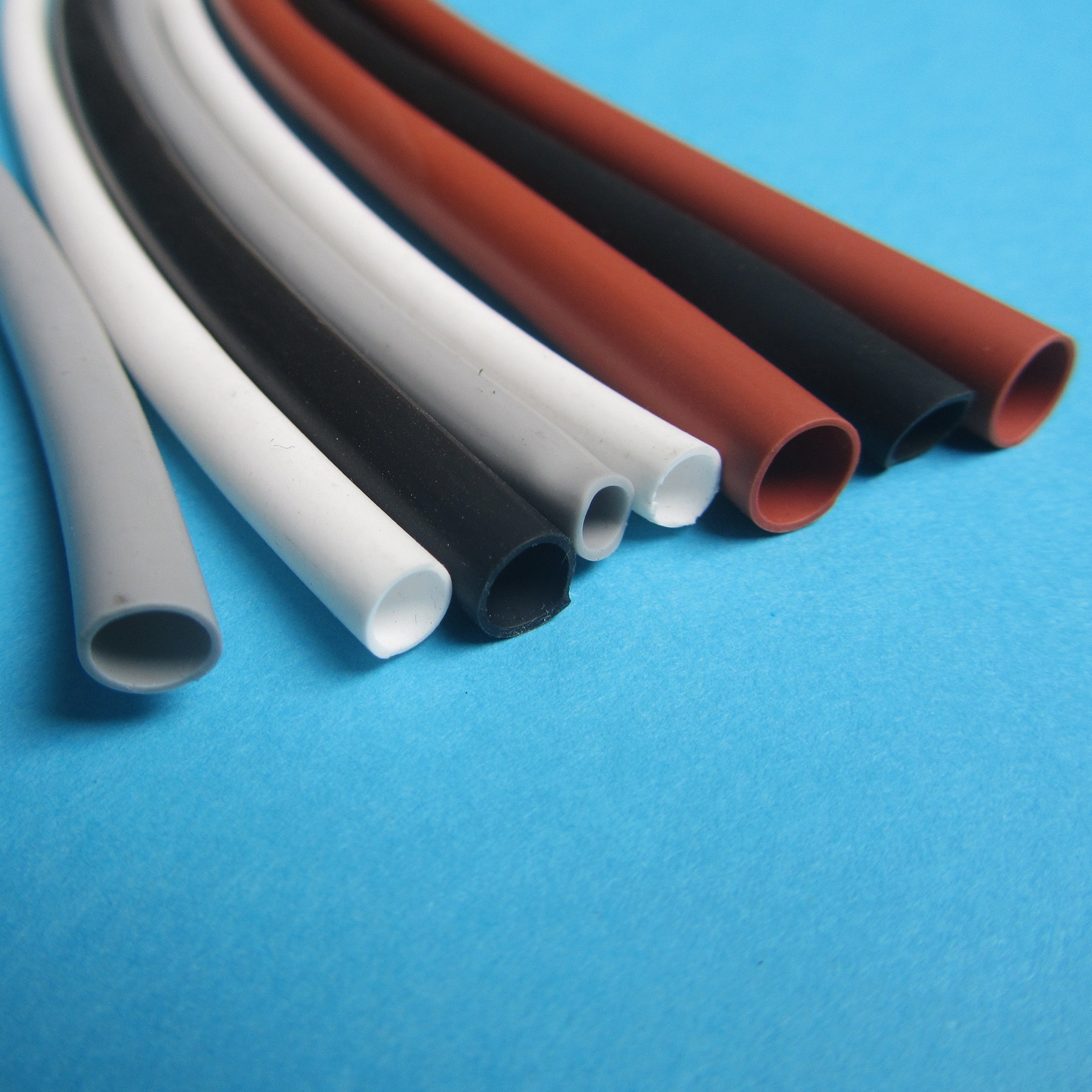 厂家供应耐高温200度,柔软,高弹性阻燃,vw-1,硅胶热缩管