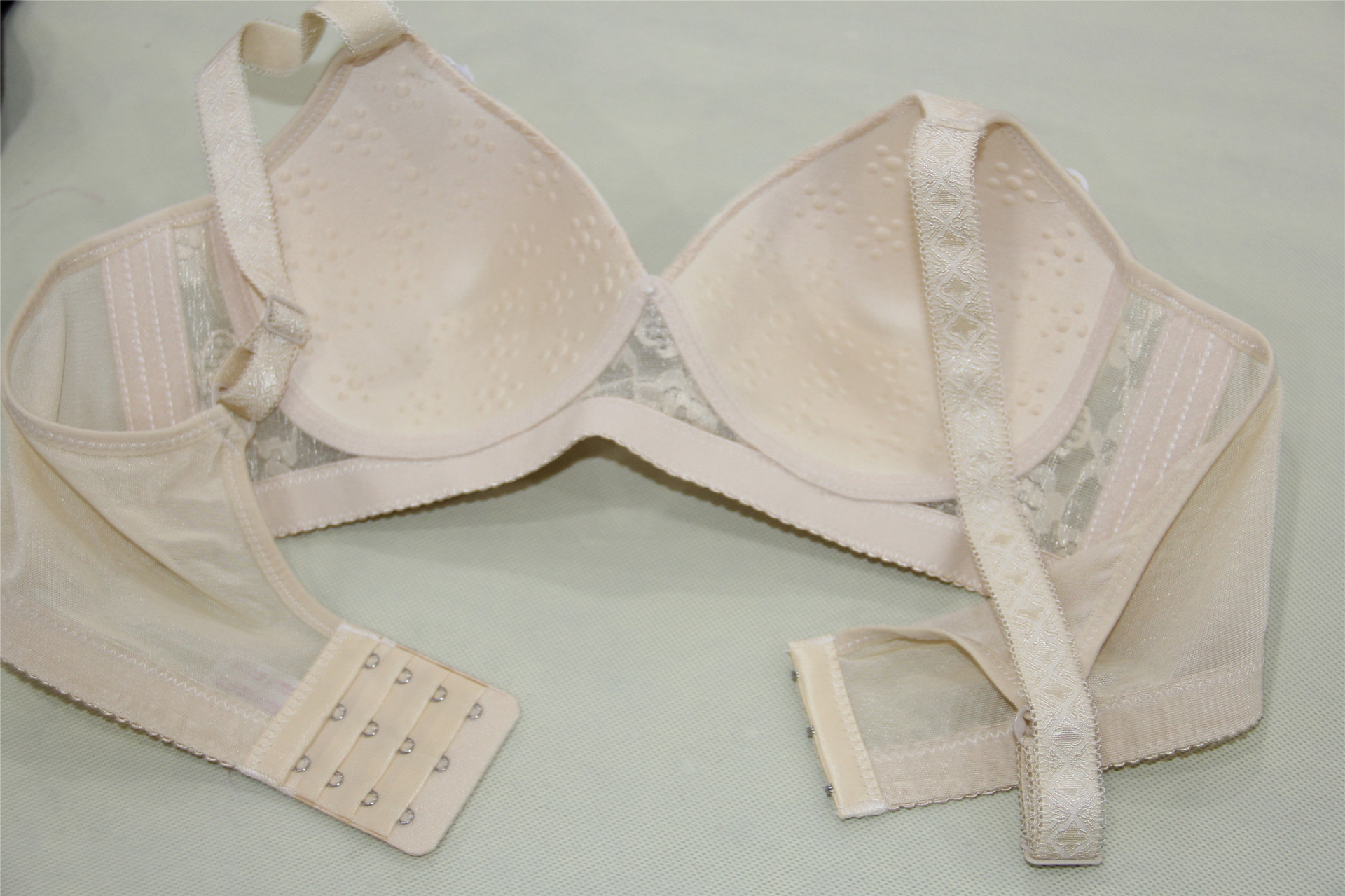 女士内衣直销 薄款c杯大码无钢圈调整型文胸 喜贝莉892