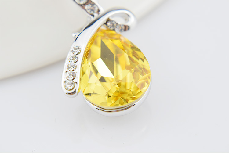 浙江金华七叶草饰品 爆款复古宝石短款锁骨链女 天然水晶首饰品项链