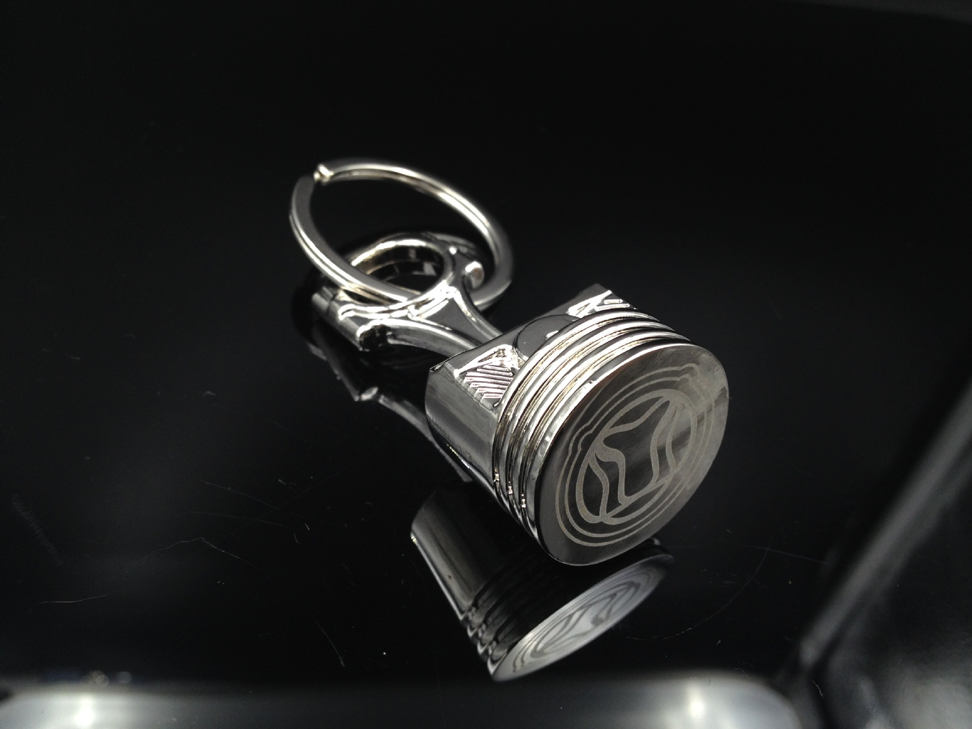 供应创意金属钥匙扣 个性时尚金属汽车活塞钥匙扣 小礼品赠品批发