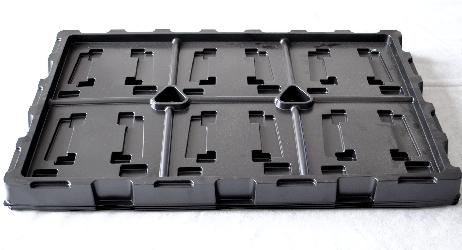 本厂是一家有多年生产经验专业从事吸塑包装产品的企业,产品远销海外