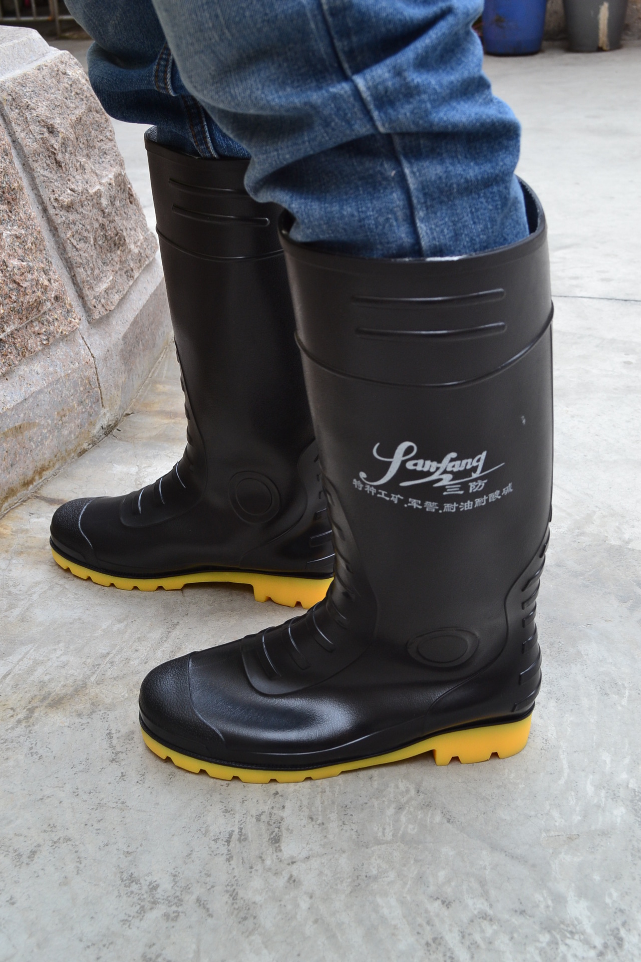 正品金利顺 三防工矿军警雨鞋 男高筒劳保水鞋 橡胶底劳保雨靴详情