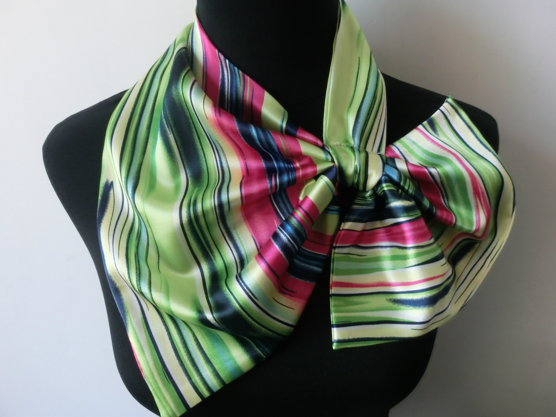 百变职业魔术巾 神奇百变丝巾 电信空姐银行丝巾 厂家低价清仓