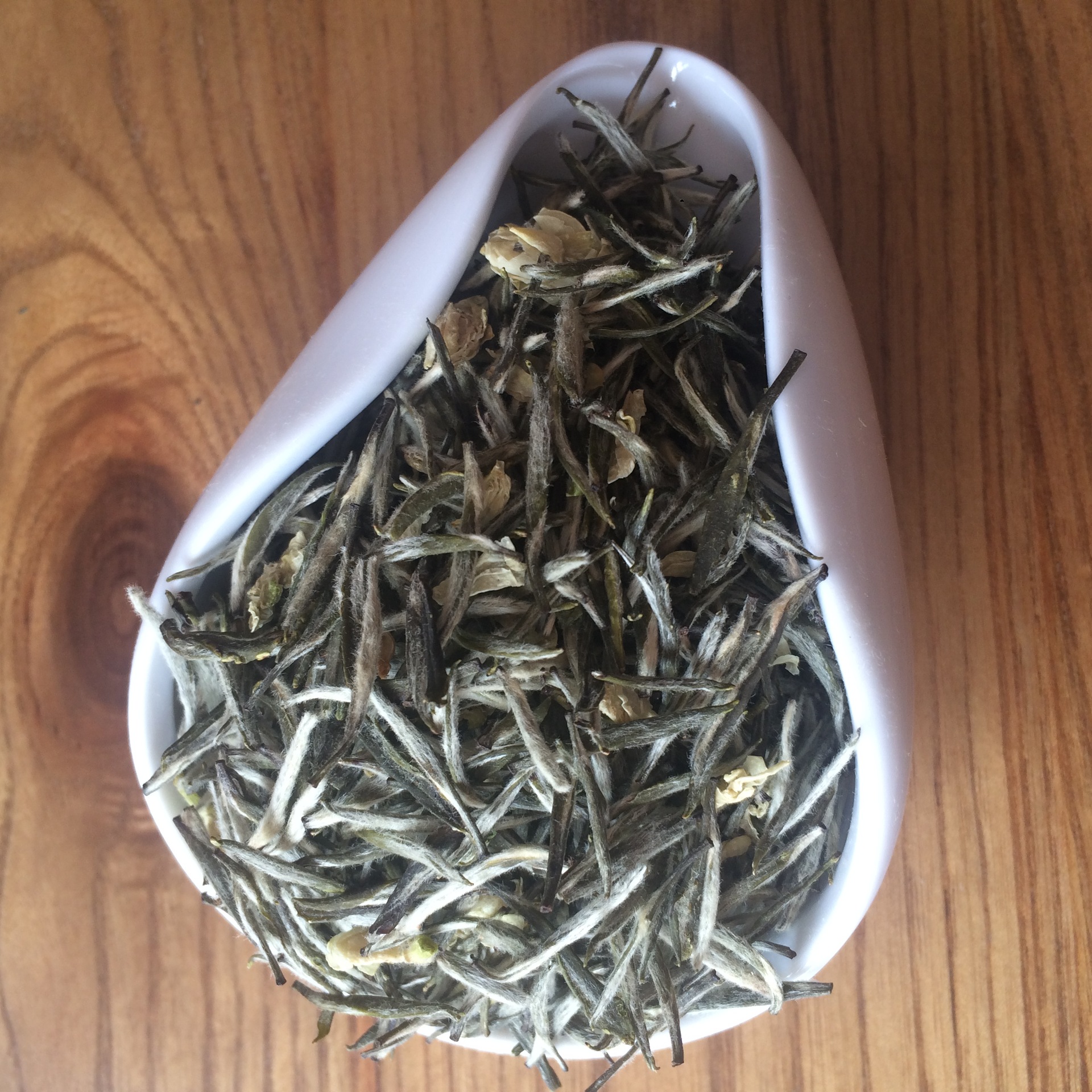 四川峨眉山 碧潭飘雪 白毫显露 香气持久 回味甘醇 散装量大批发