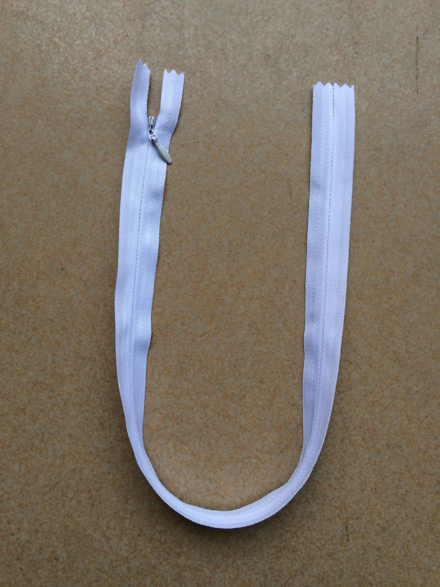 热销推荐 3#尼龙隐形拉链 尼龙卡拉拉链 pvc尼龙开尾拉链