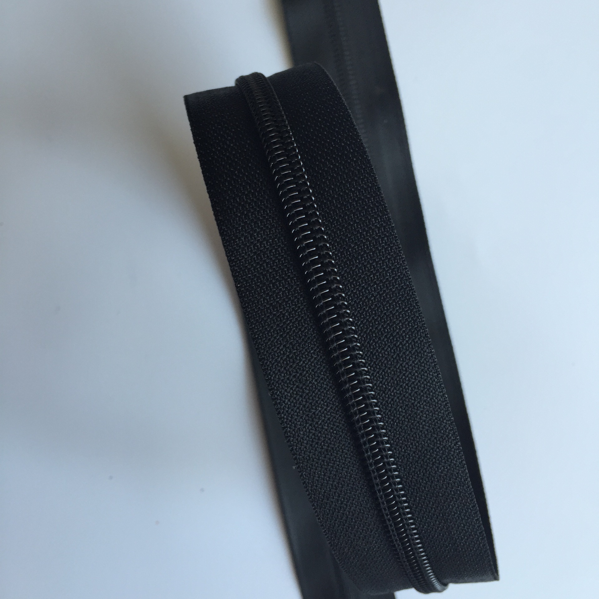 闭尾5#尼龙双骨拉链 自锁条装防水拉链 裤子拉链 深圳拉链厂家