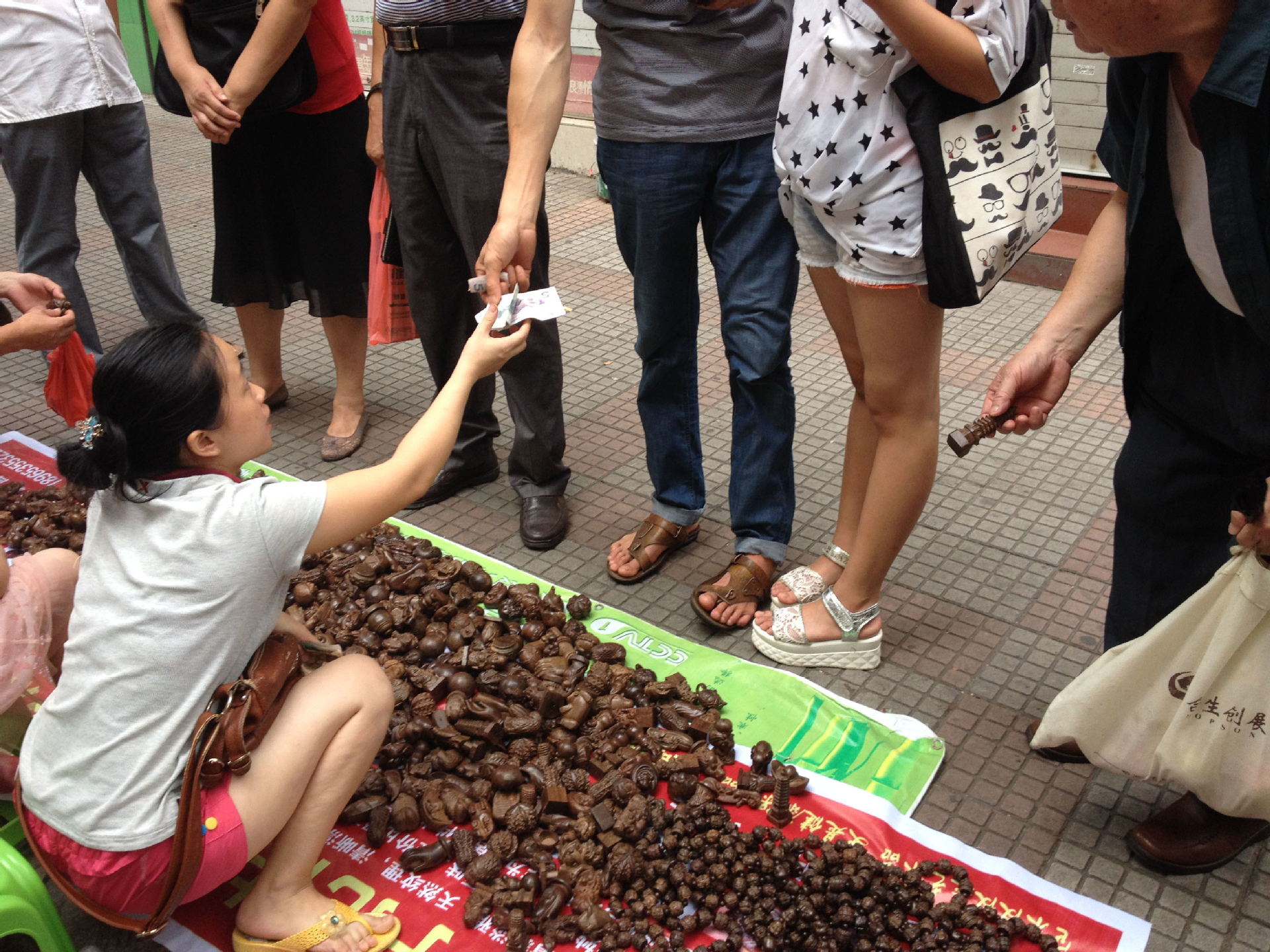 沙沉木手把件 跑江湖地摊产品 木雕 越南沉香木手把玩