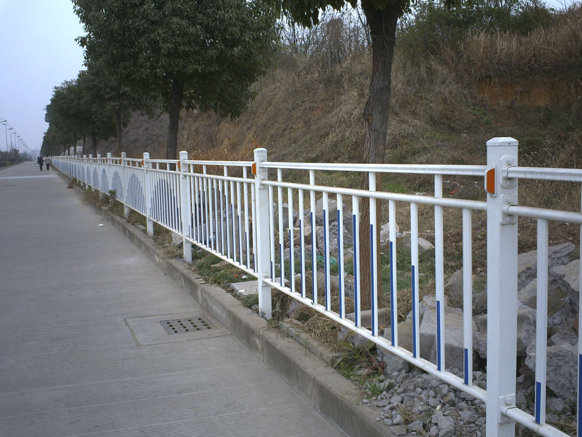 定做组装式锌钢护栏 京式镀锌喷塑钢护栏 道路中心隔离栏护栏网