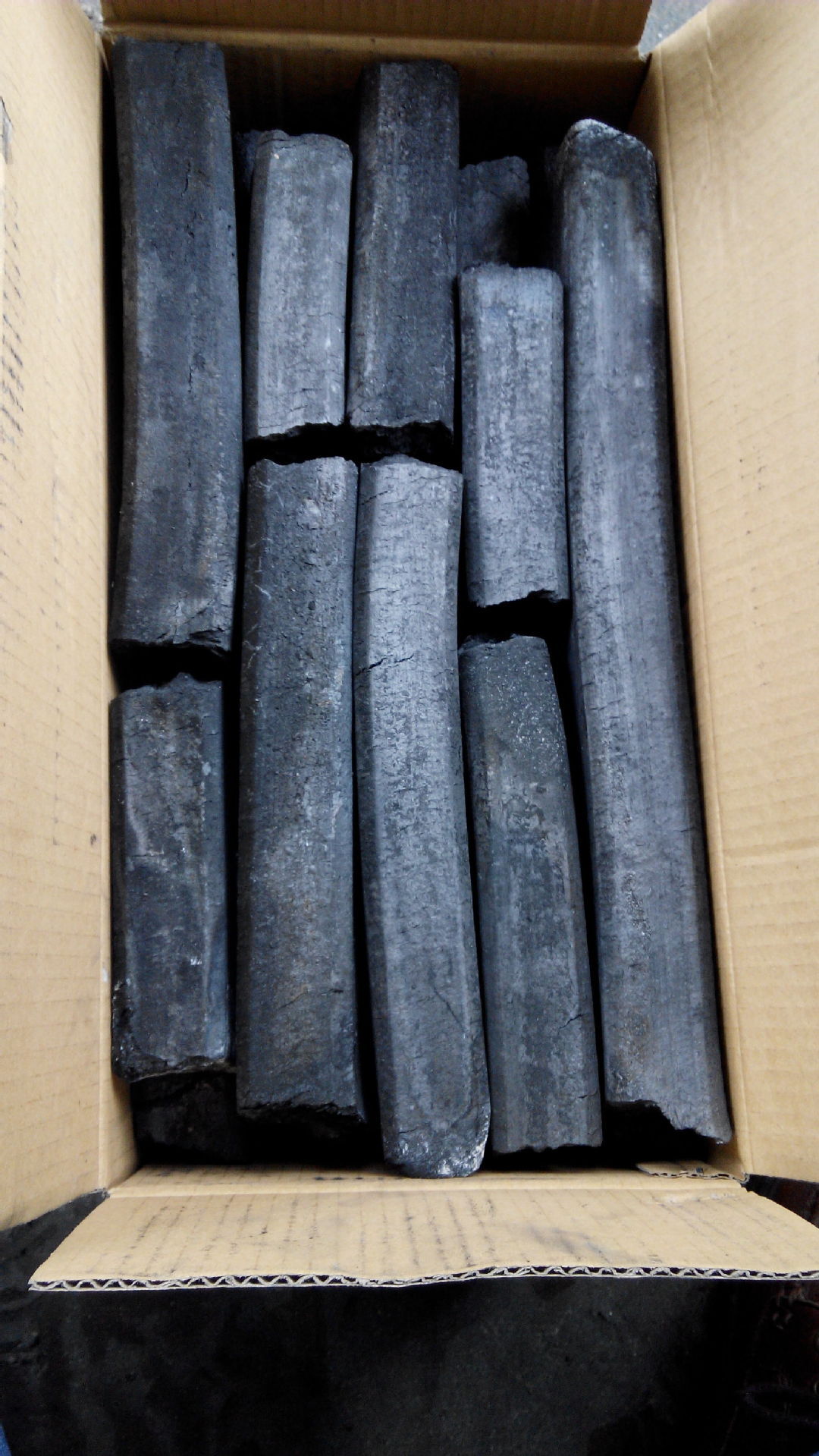 【厂家直销】优质竹炭 环保无烟 烧烤用木炭 机制竹炭 价格优惠