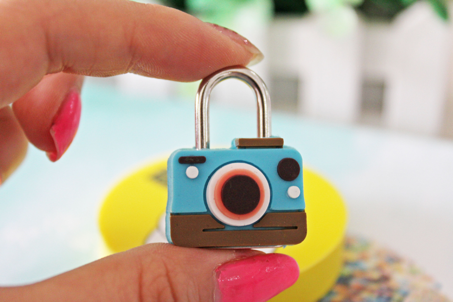 640007 迷你相机软胶挂锁