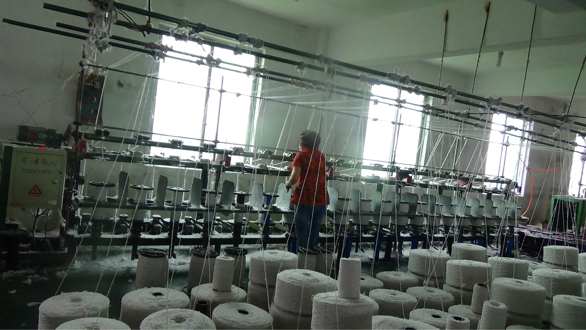 厂家直销本白纱线 拖把棉纱 摩擦纺纱 多股多色拖把线图片_21