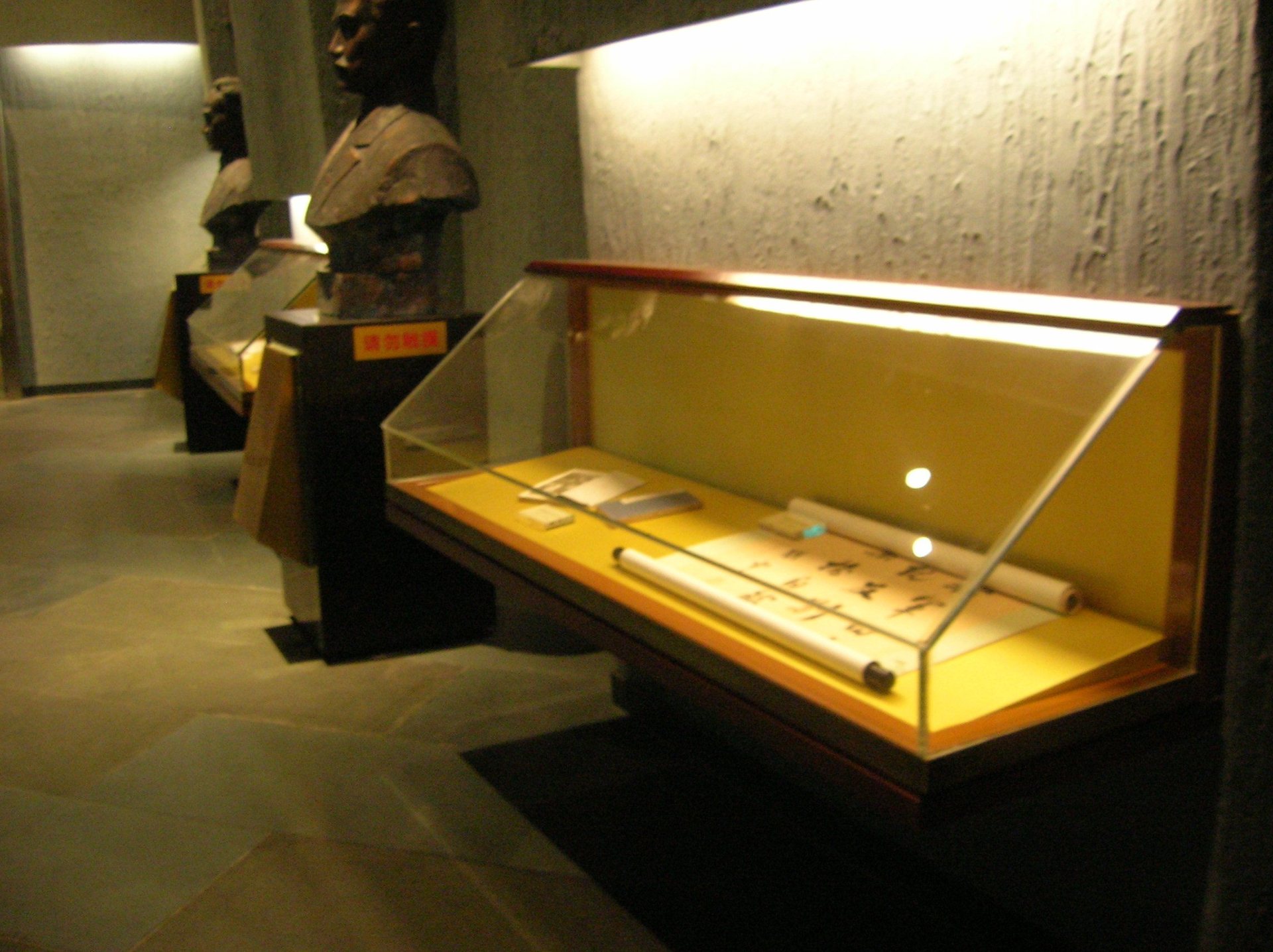 湖北低反射博物馆展柜玻璃制作