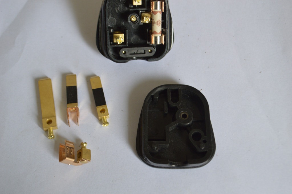 黑色3a~13a 德尔asta认证dissmann保险丝 胶木英式插头