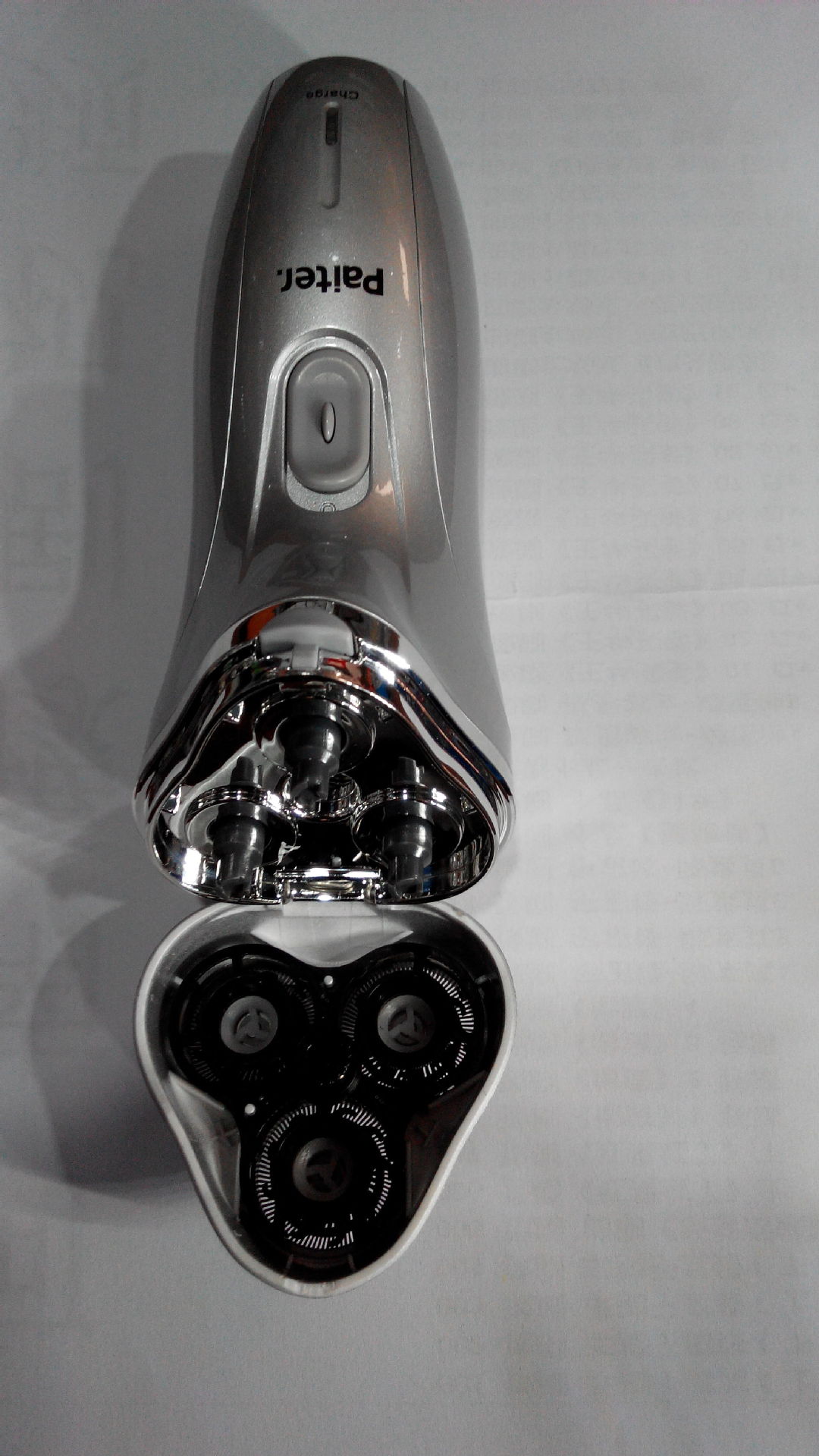 百特充电剃须刀ps8208 三头旋转刮胡刀 一件发货 混批