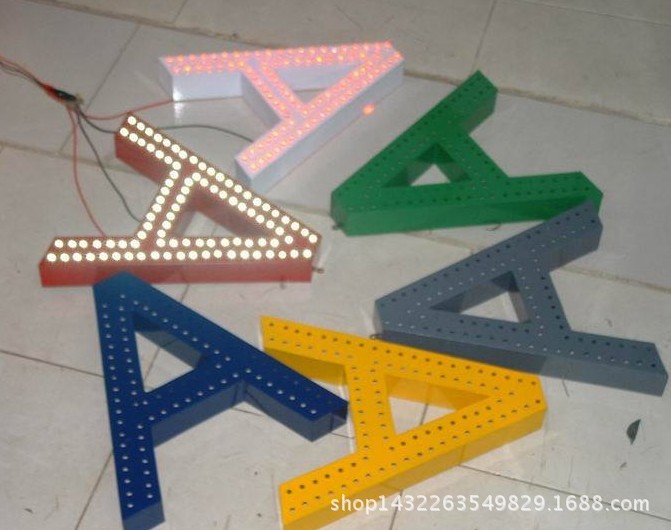 6090雕刻机 胸牌雕刻机 橄榄核 小型CNC数控雕刻机木雕