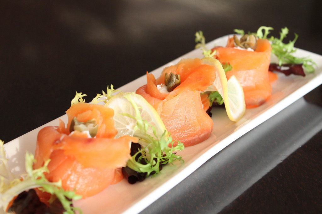 挪威烟熏三文鱼片三文鱼切片刺身料理食材100g袋