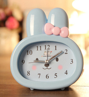 厂家批发 时尚静音夜光音乐闹钟可爱小兔兔语音创意闹钟 学生钟
