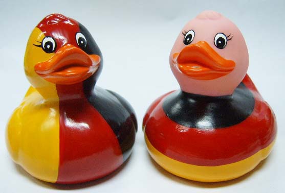 搪胶鸭子玩具 环保pvc材料摆件 儿童开心玩具