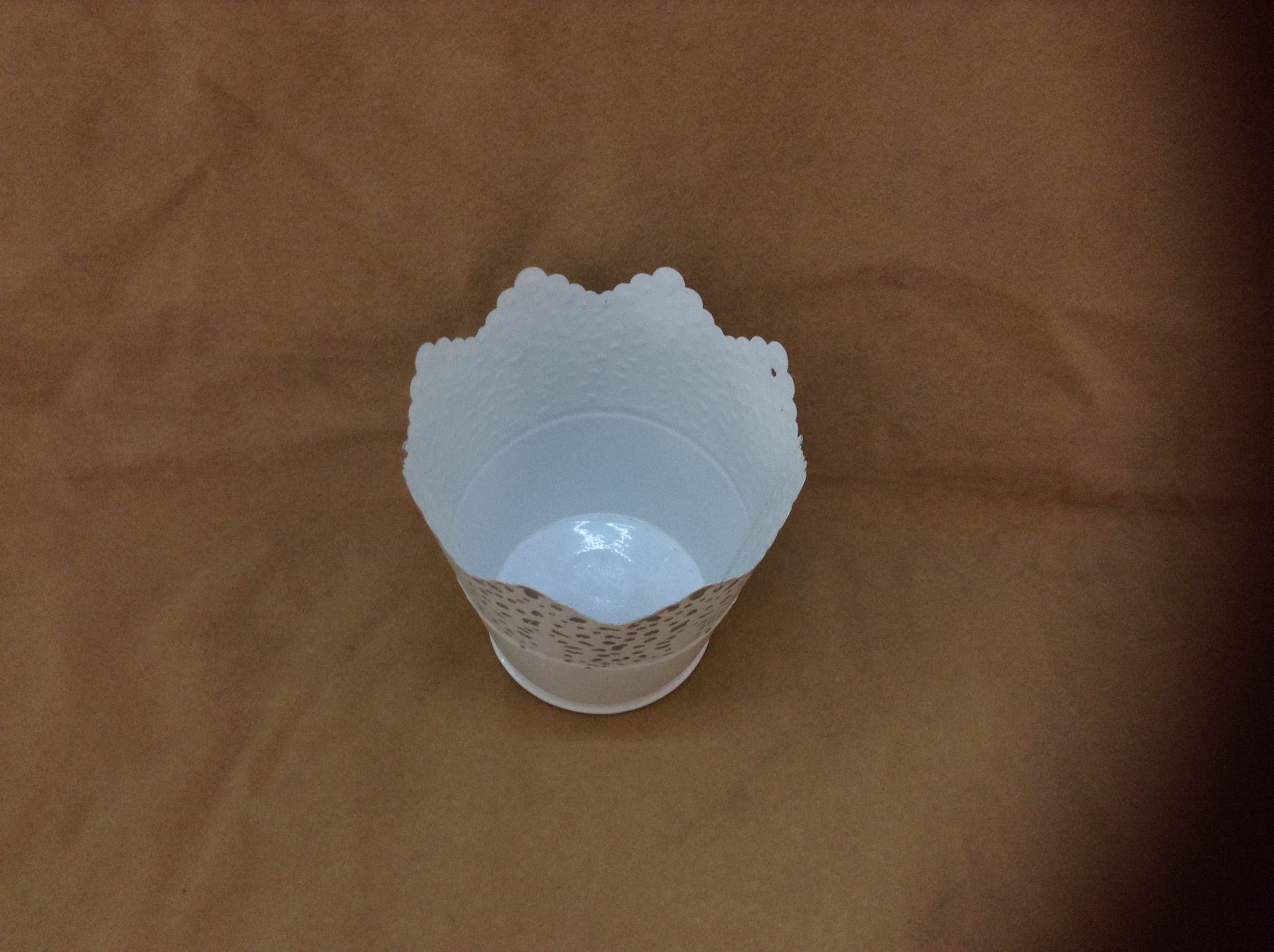 130229圆形花边麻点铁皮花盆/适合家居酒店广场等插干花绢花桶