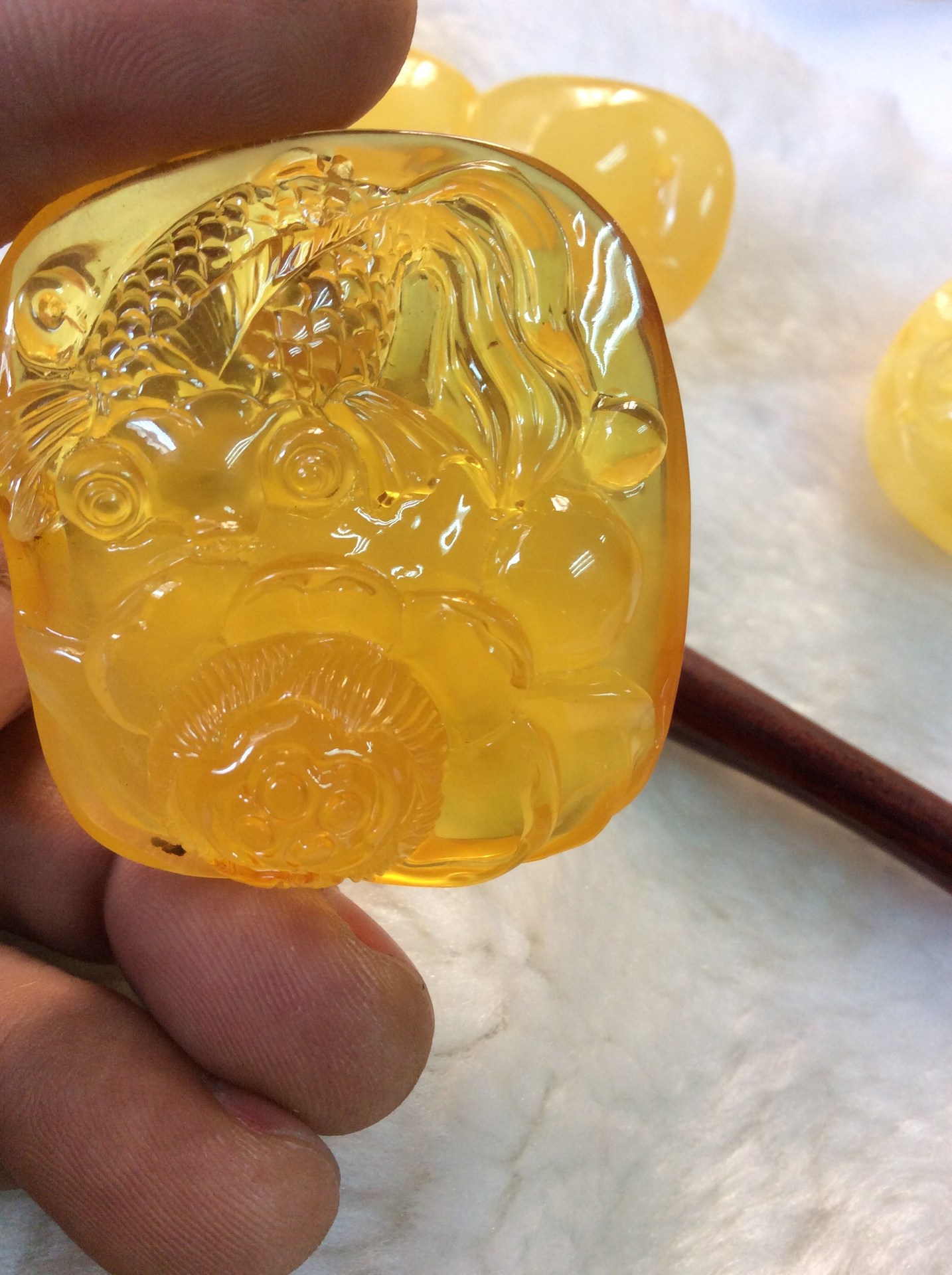 广东东莞东莞琥珀吊坠动物形状鱼型吊坠男士转运吊坠女士精美独特琥珀