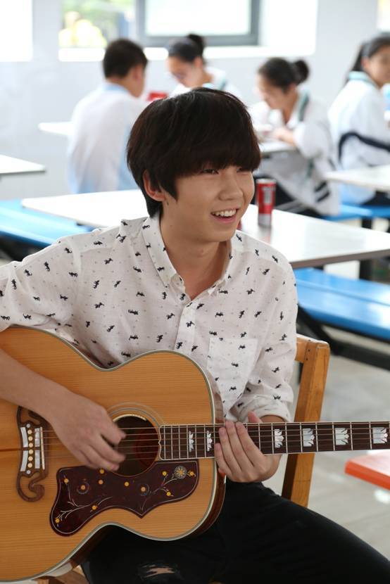 【2013快男】白举纲《燃》进高中,为考生加油~(多图)-灌水乐园-合肥